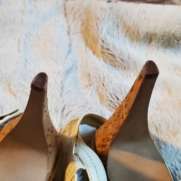 Steve Madden Sz 9 white stiletto sandal heels - Picture 9 of 9